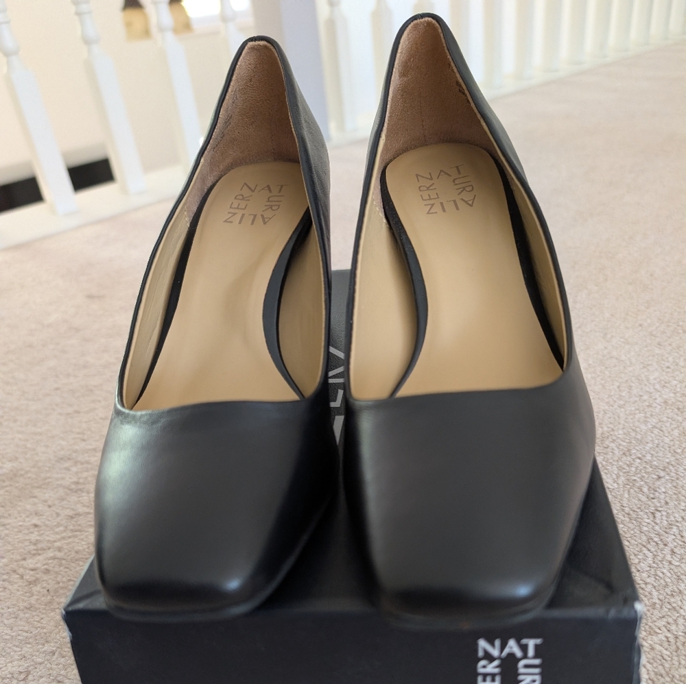 Elegant Black Women's Pumps